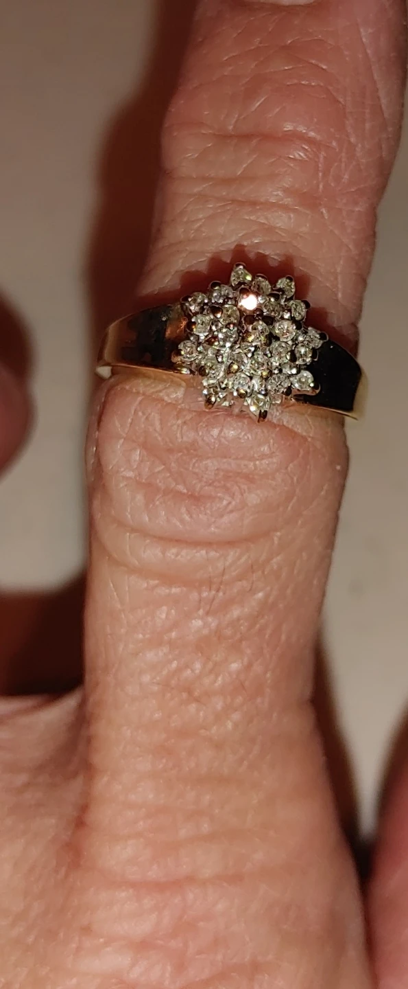 Gold Diamond Cluster Ring - photo 2