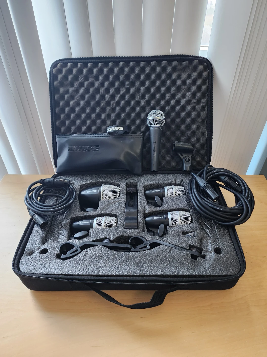 Shure Microphone Drum Set with Case