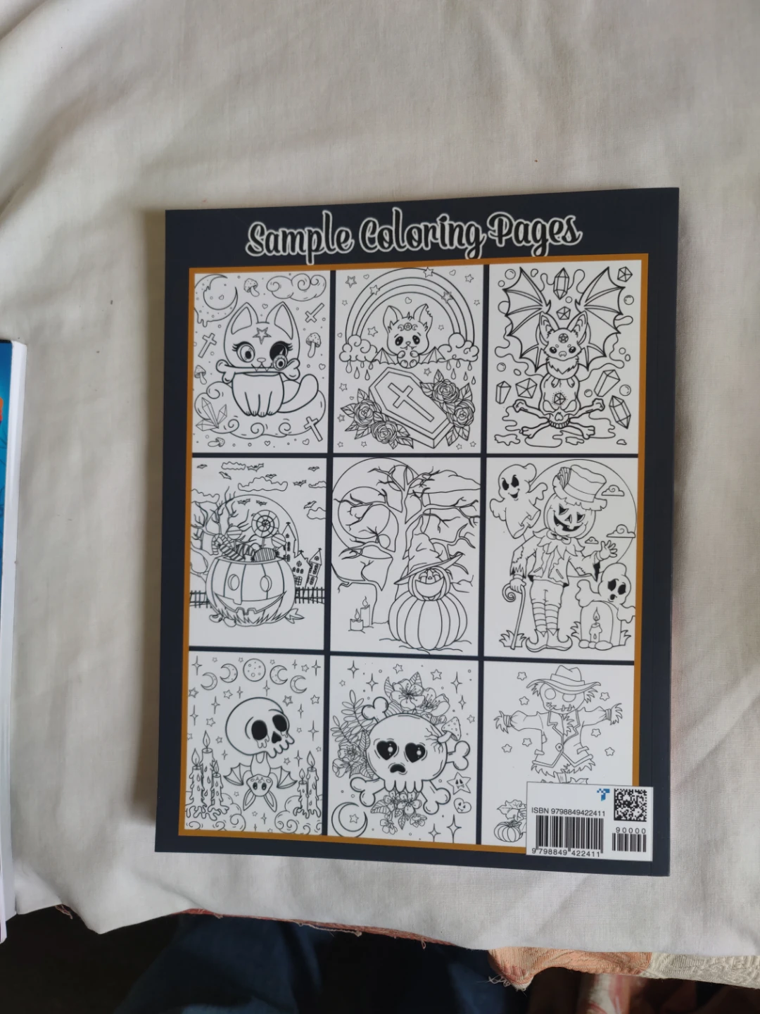 100 Happy Halloween Coloring book - photo 4