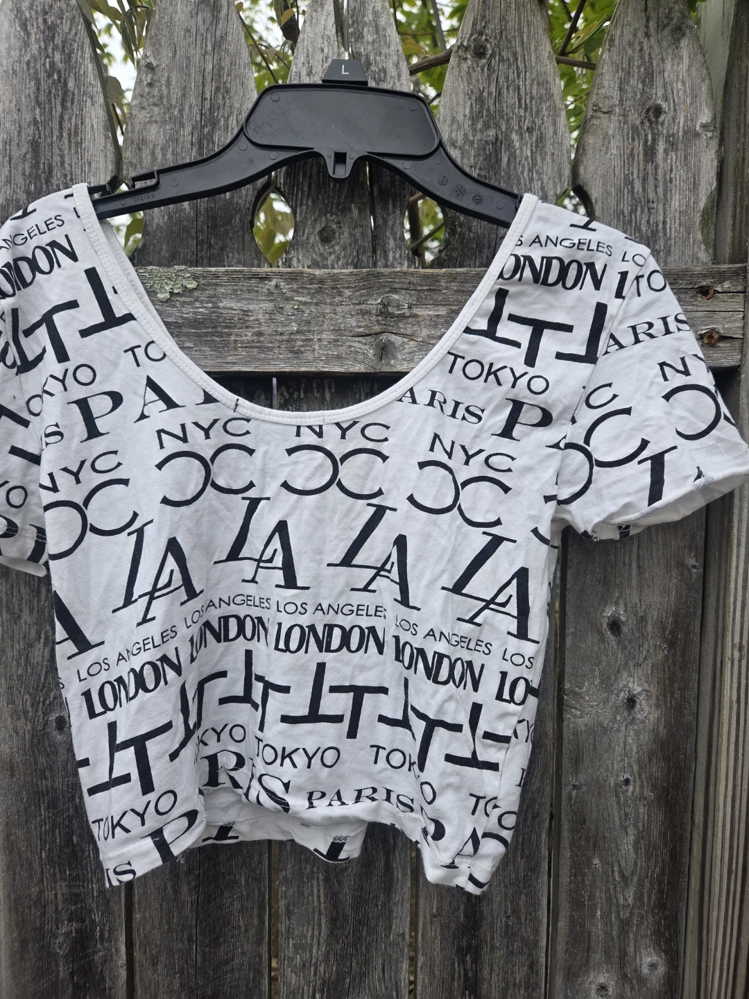 Forever 21 White City Print Crop Top - Size Medium - photo 2