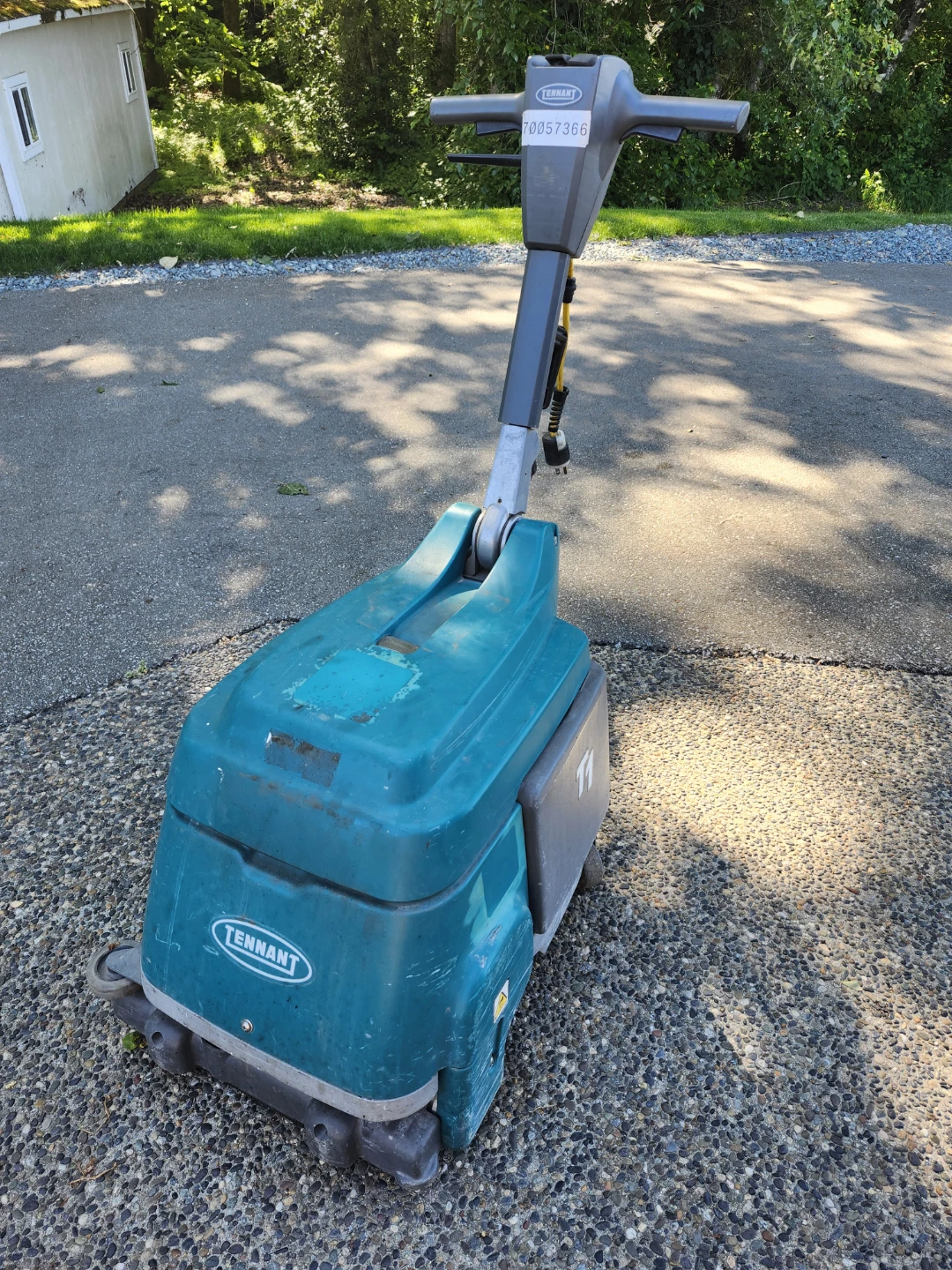 Tennant T1 Floor Scrubber