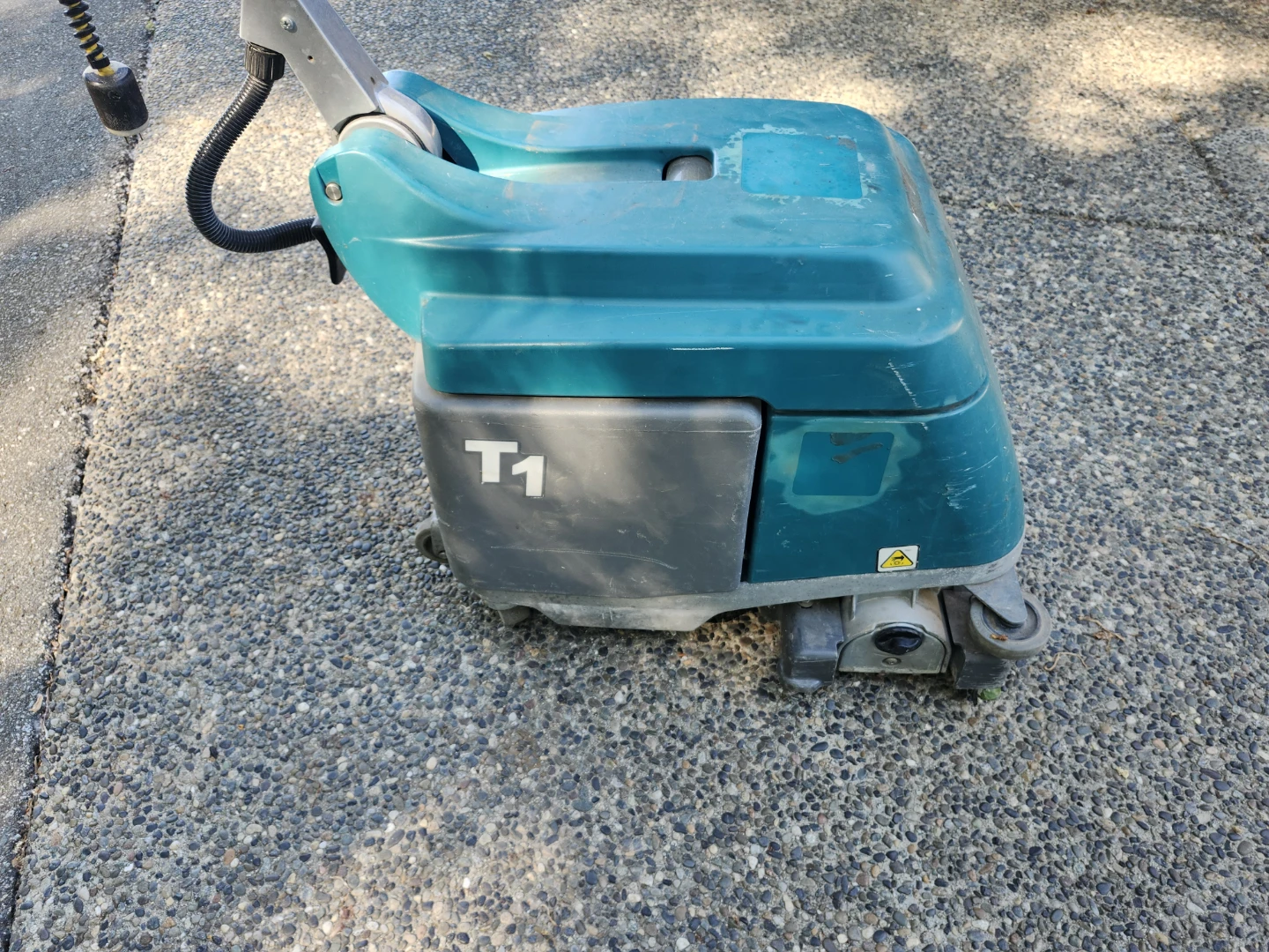 Tennant T1 Floor Scrubber - photo 2