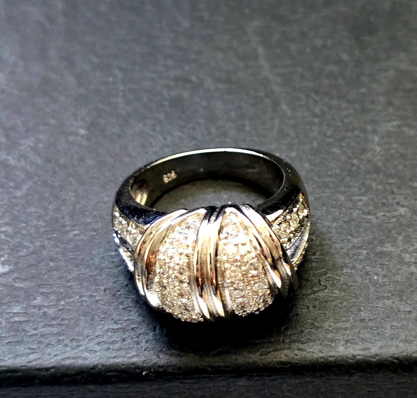 Like new beautiful 925 Silver ring with CZ stones sale - photo 2