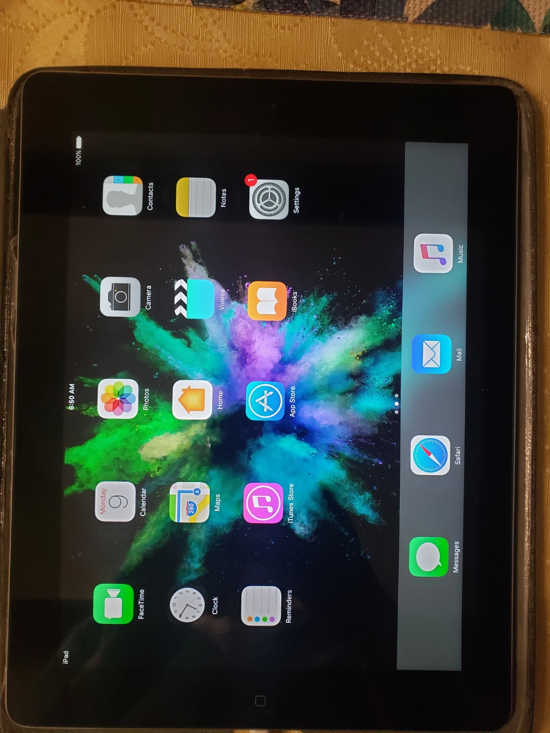 Apple iPad (Model A1458) - photo 2