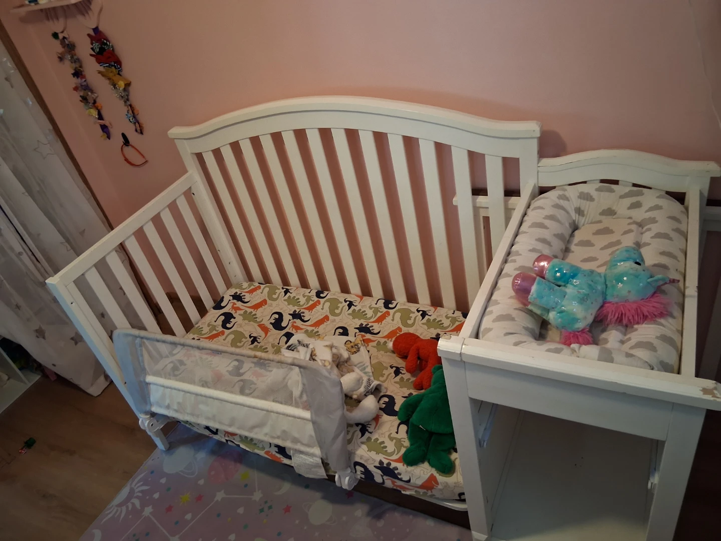 White Convertible Crib with Toddler Rail - photo 3