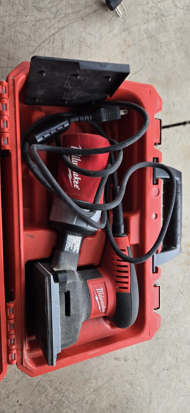Milwaukee 3 Amp 1/4 Sheet Corded Palm Sander