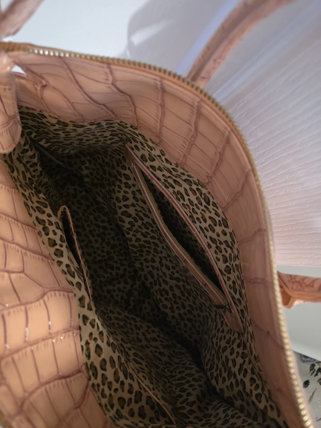 Pink Crocodile-Embossed Tote Bag with Graphic Print - photo 3