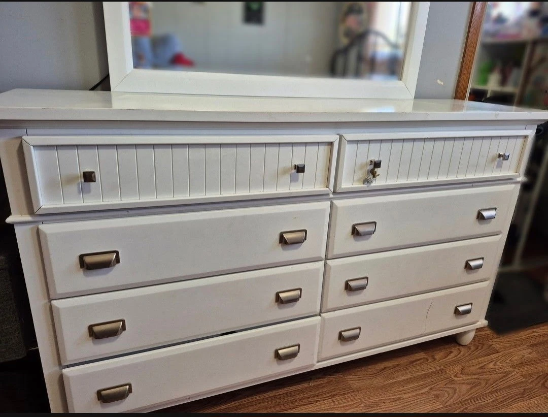 White 8-Drawer Dresser with Mirror