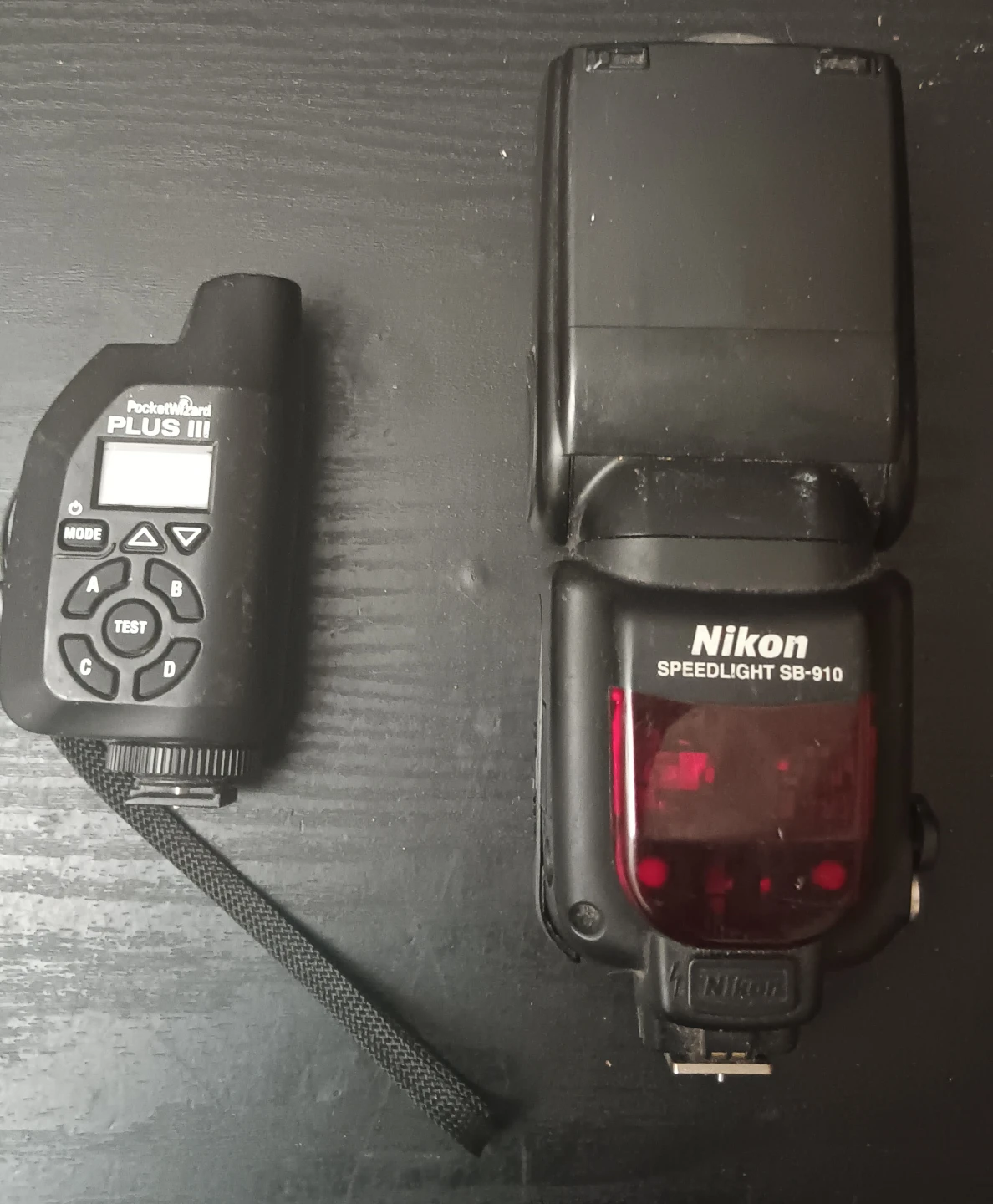 Nikon Speedlight SB-910 Flash with PocketWizard Plus III Trigger