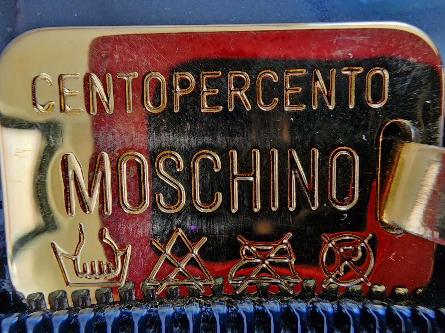 MOSCHINO Black Patent Tote Bag with Pouch - photo 3