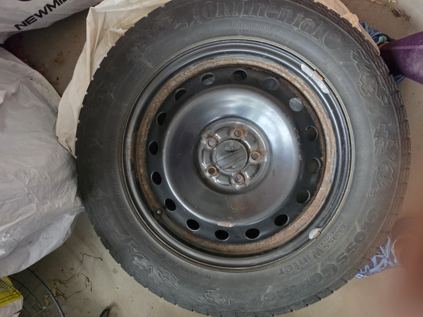 Continental CrossContact Winter Tire 235/65 R18