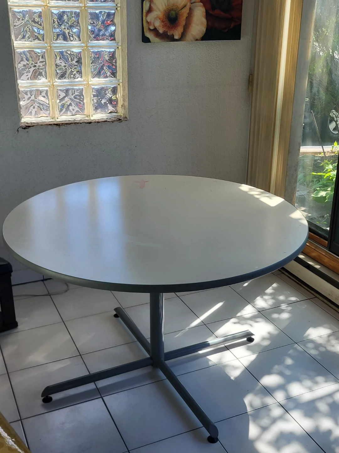 Round Table