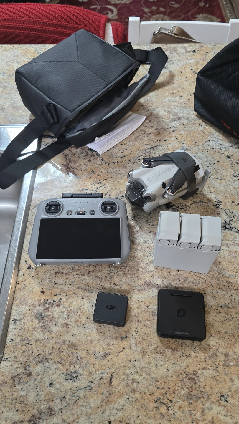 DJI 4 pro mini Fly More Kit
