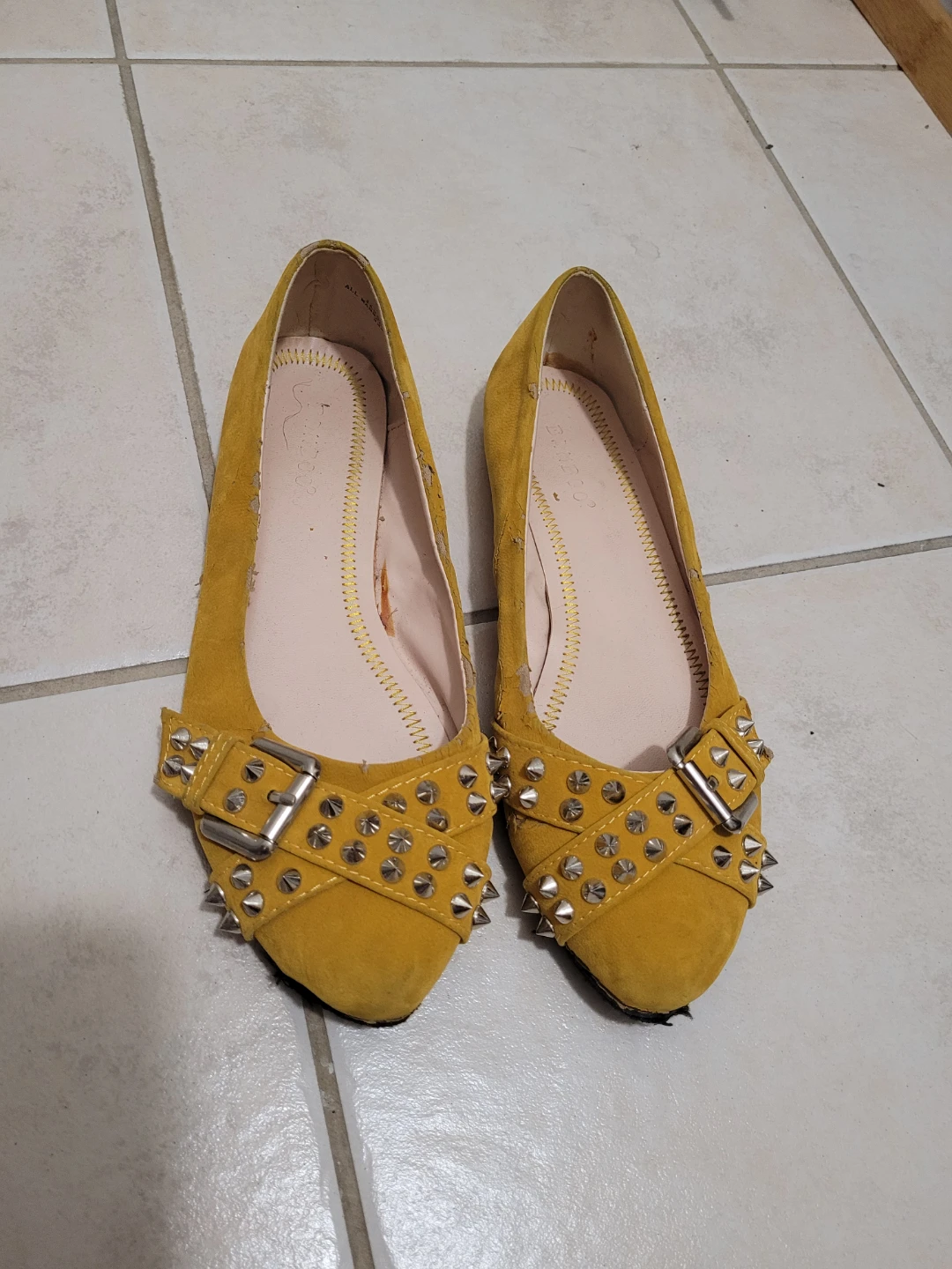 Free 🎁  Yellow Studded Ballet Flats - photo 2