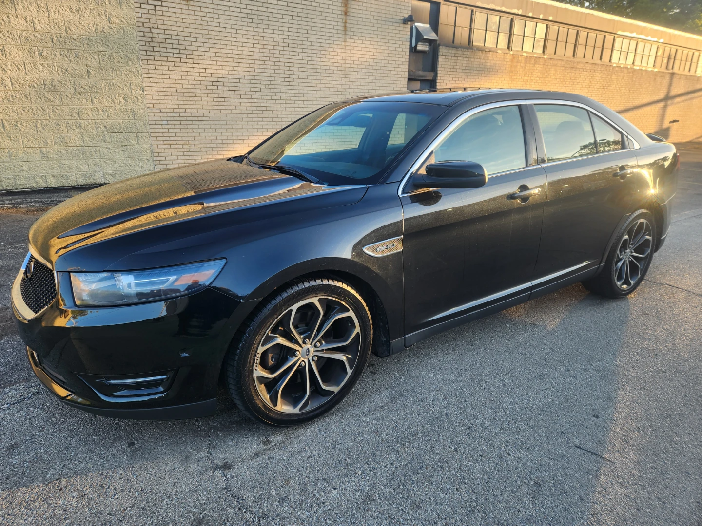 2013 Ford Taurus SHO - photo 2