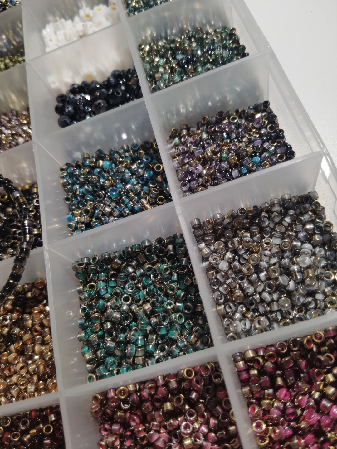 Glass Beads with box - photo 2