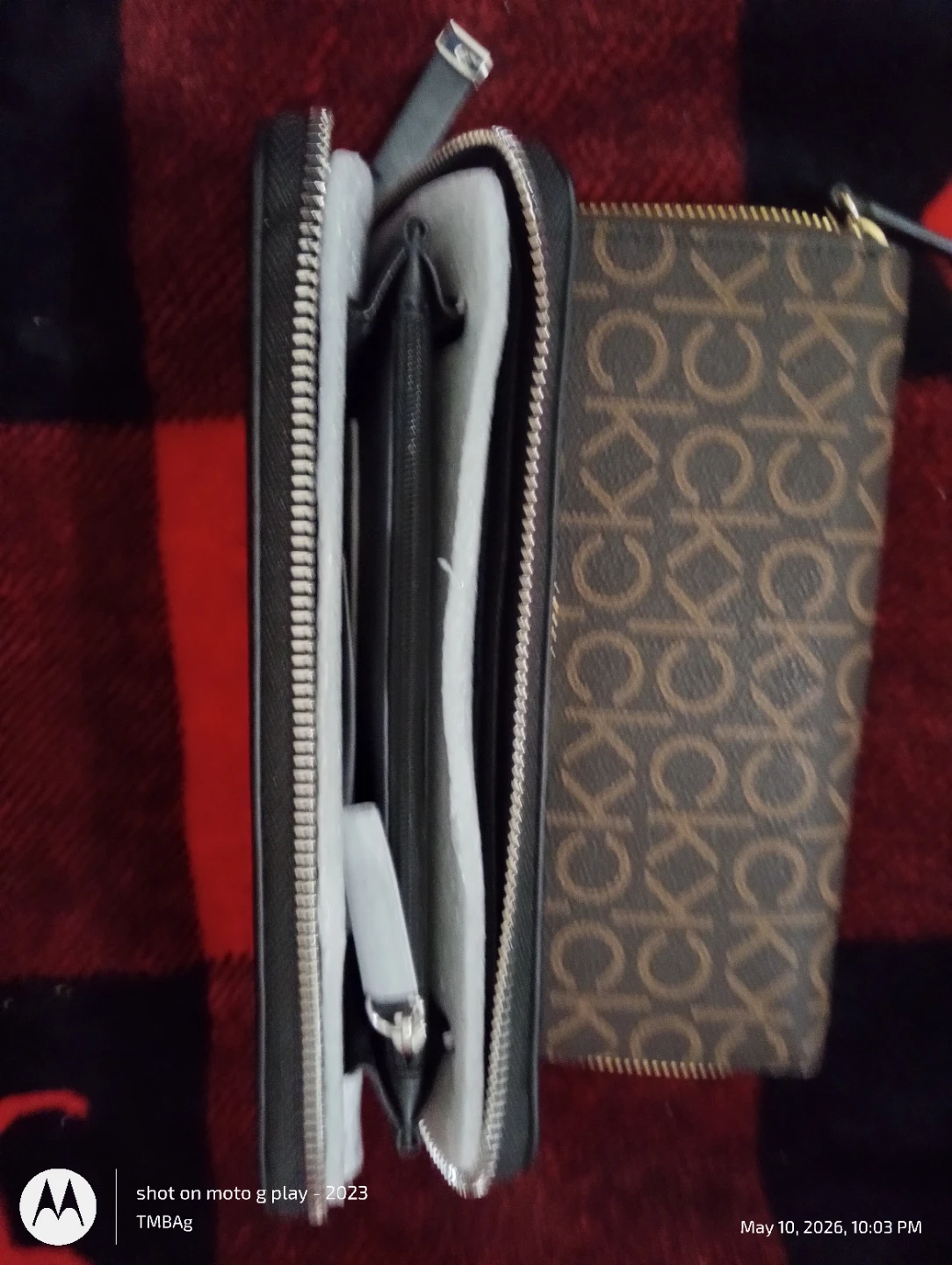 Calvin Klein Women's Wallets - Black and Signature Print - photo 2
