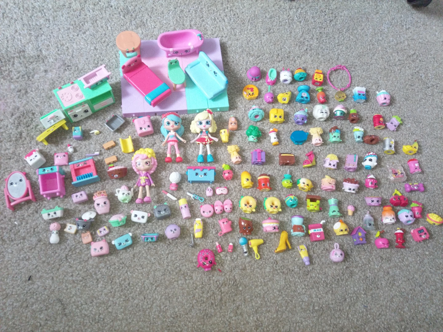 Shopkins Playsets and Figures Lot