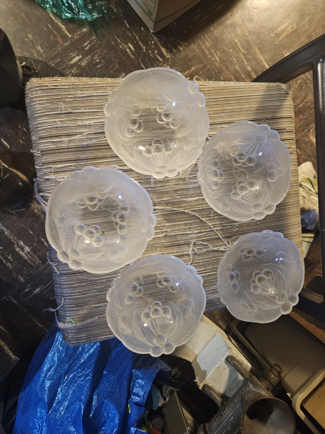 Set of 5 Frosted Glass Cherry Dessert Bowls - photo 4