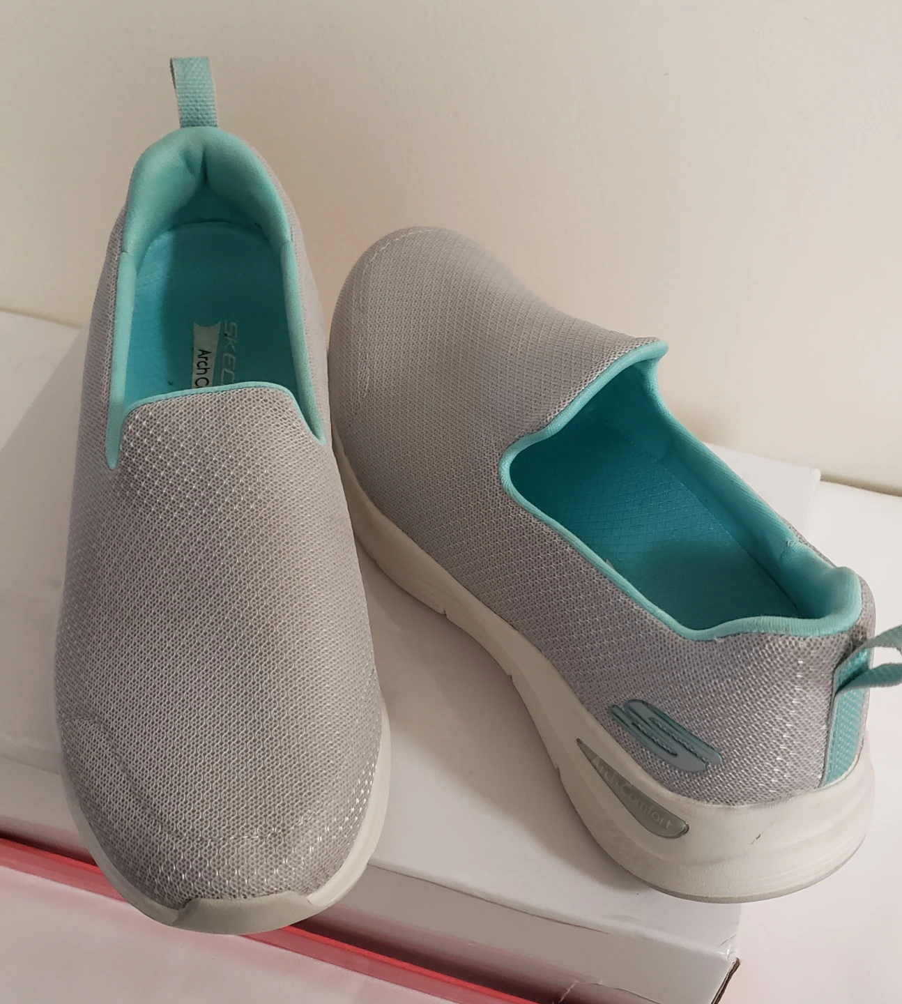 Brand new Women's Sketchers Size 7.5