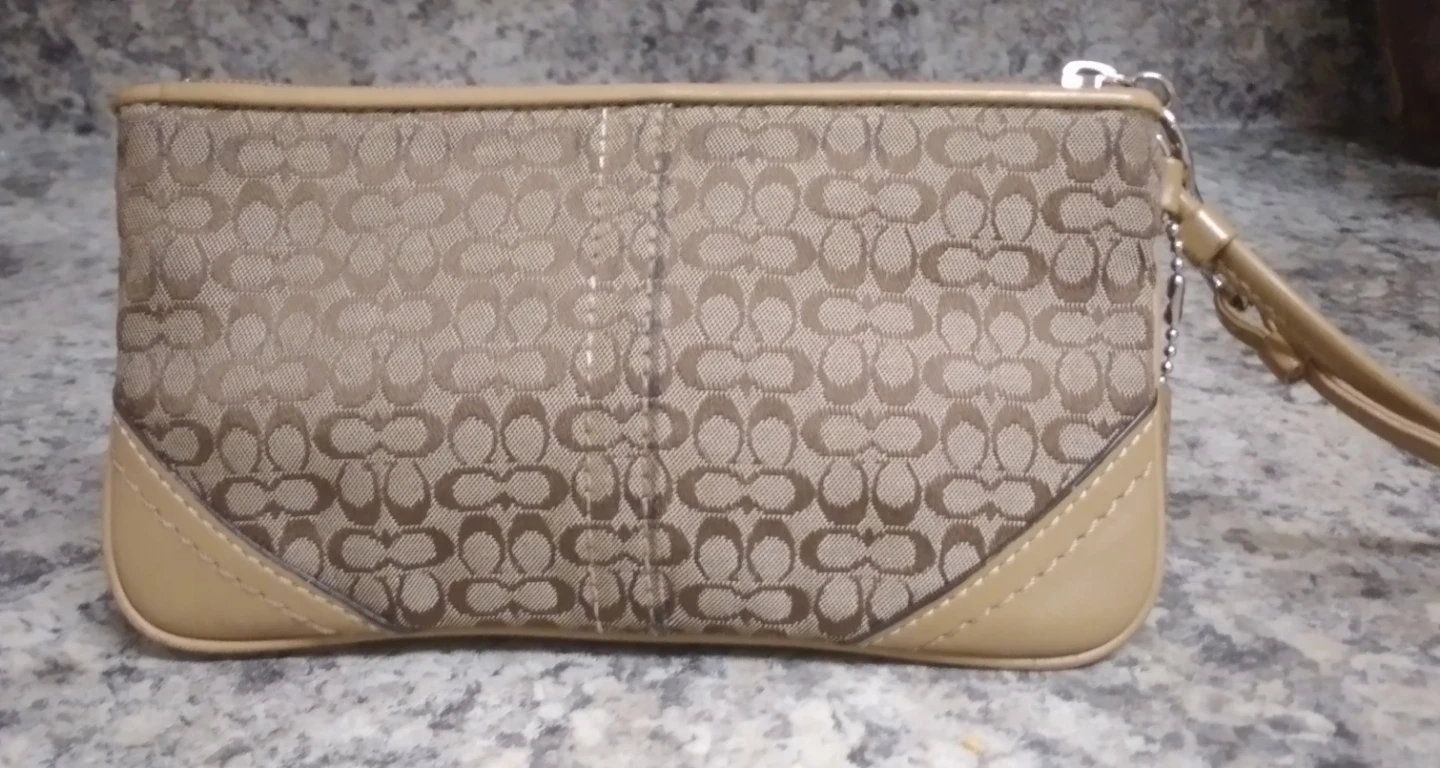 Coach leather Wristlet Clutch - photo 3