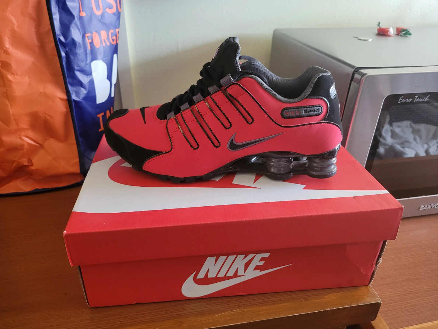 Nike Shox R4 Men's Running Shoes - Red/Black