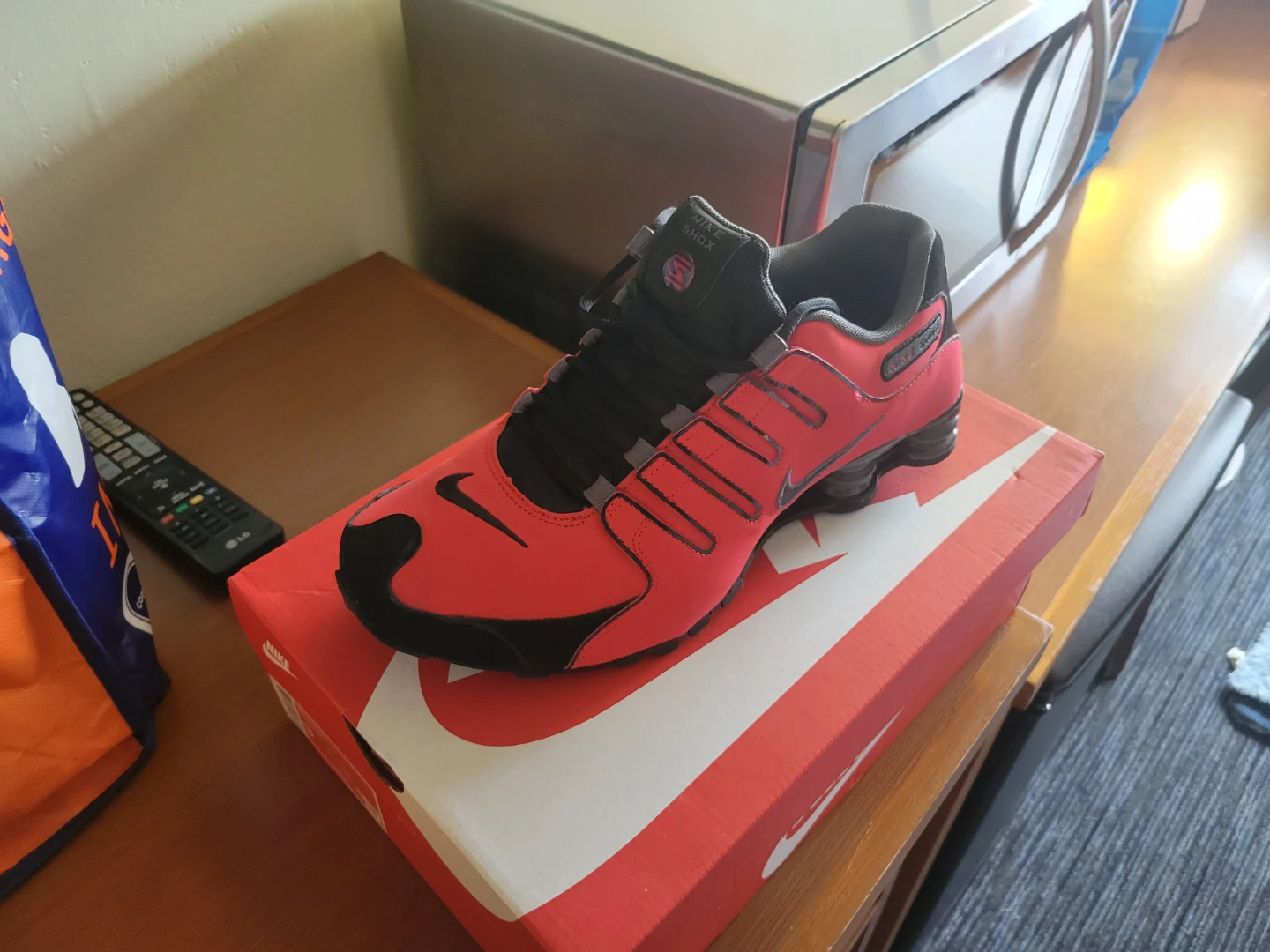 Nike Shox R4 Men's Running Shoes - Red/Black - photo 3