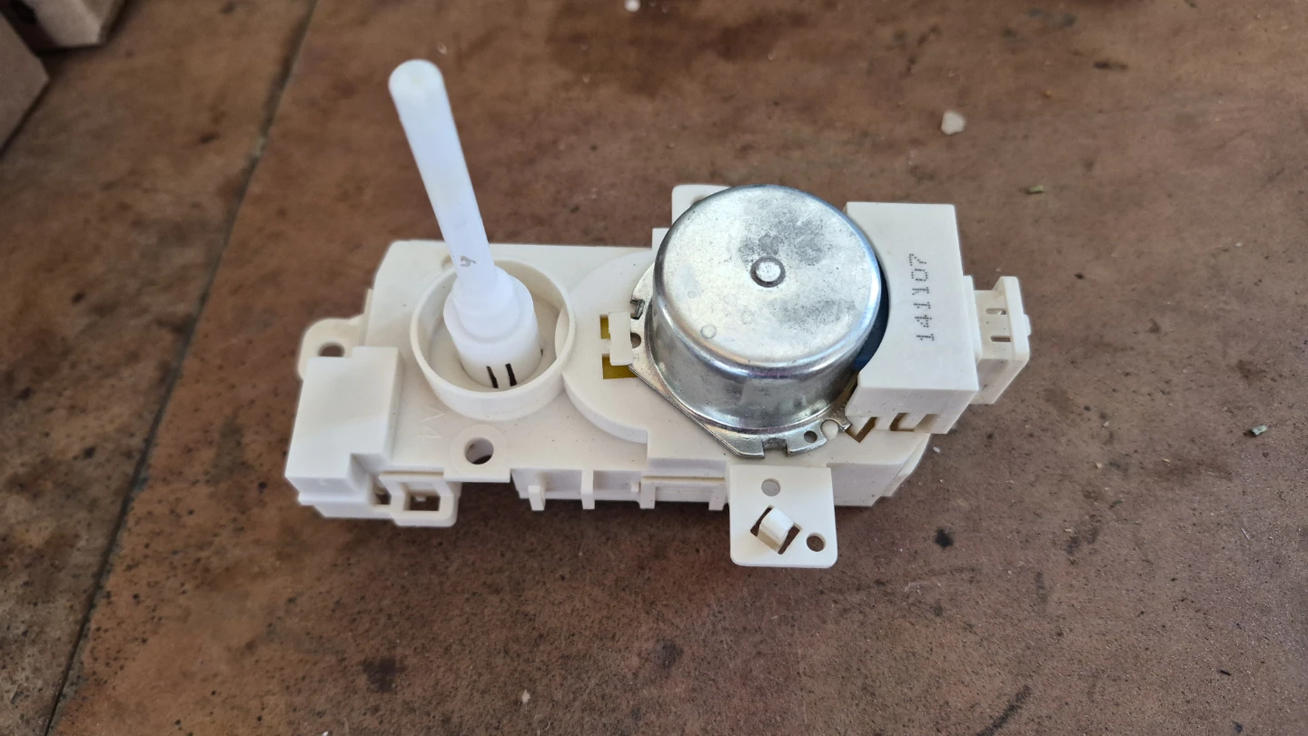 W10537869 Whirlpool Dishwasher Diverter Motor - photo 2