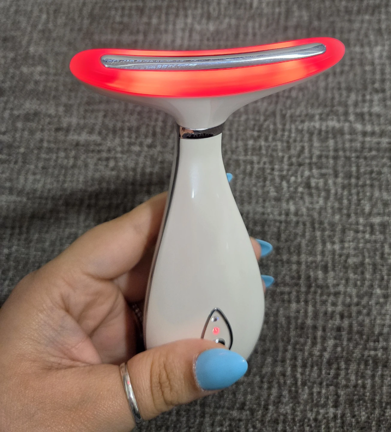 VRAIKO Neck & Face Beauty Massager - photo 2