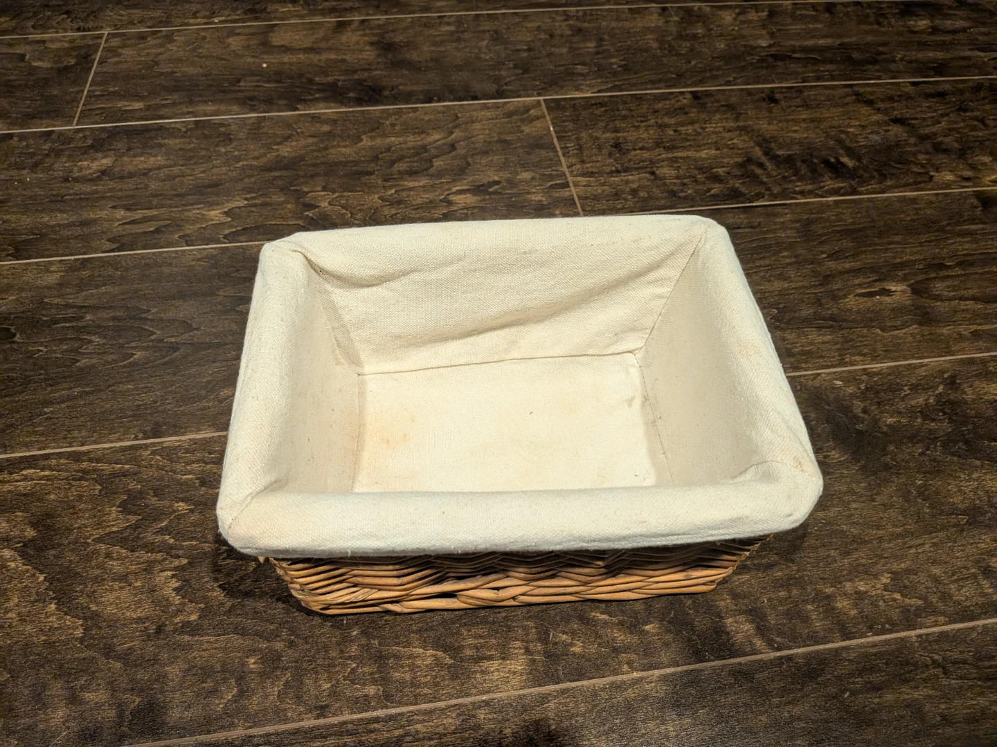 Wicker bread basket with cloth liner - photo 2
