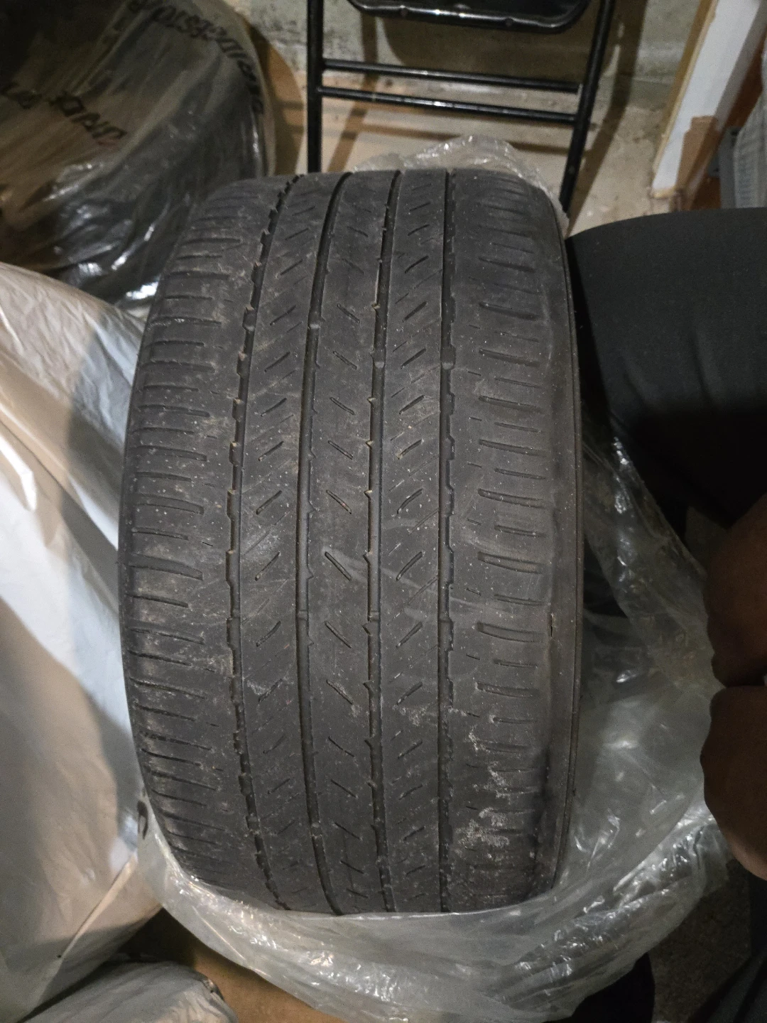 All season tire for sale! 225/35R18 - photo 2