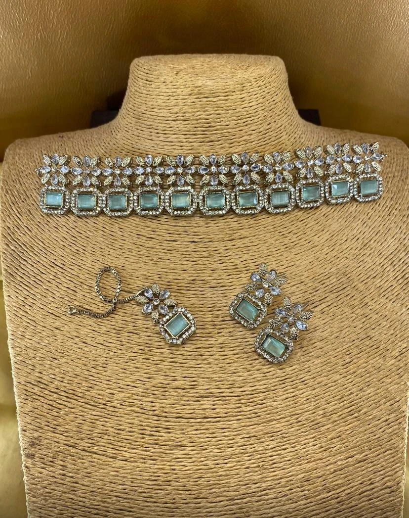Assorted bangles and jewellery - photo 3