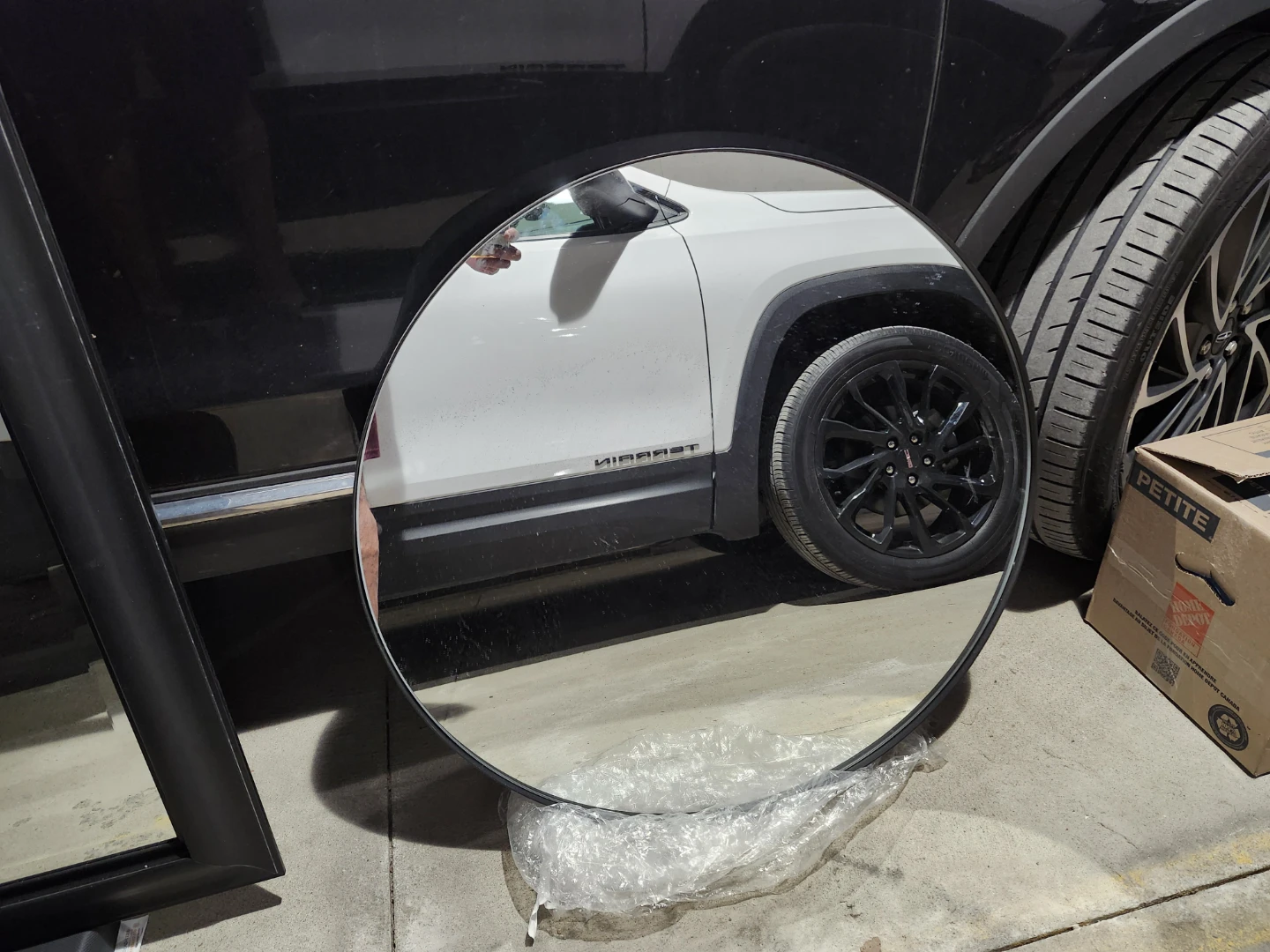 Round Wall Mirror (Medium Size)