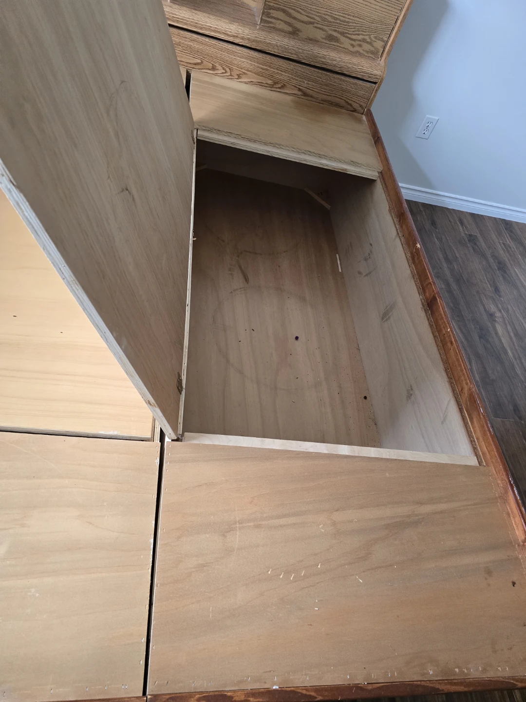 Used queen bed box with headboard and free mattress - photo 3