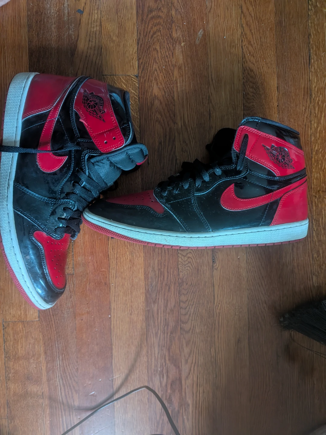 Air Jordan 1 High OG "Bred" Patent Leather Sneakers - photo 4