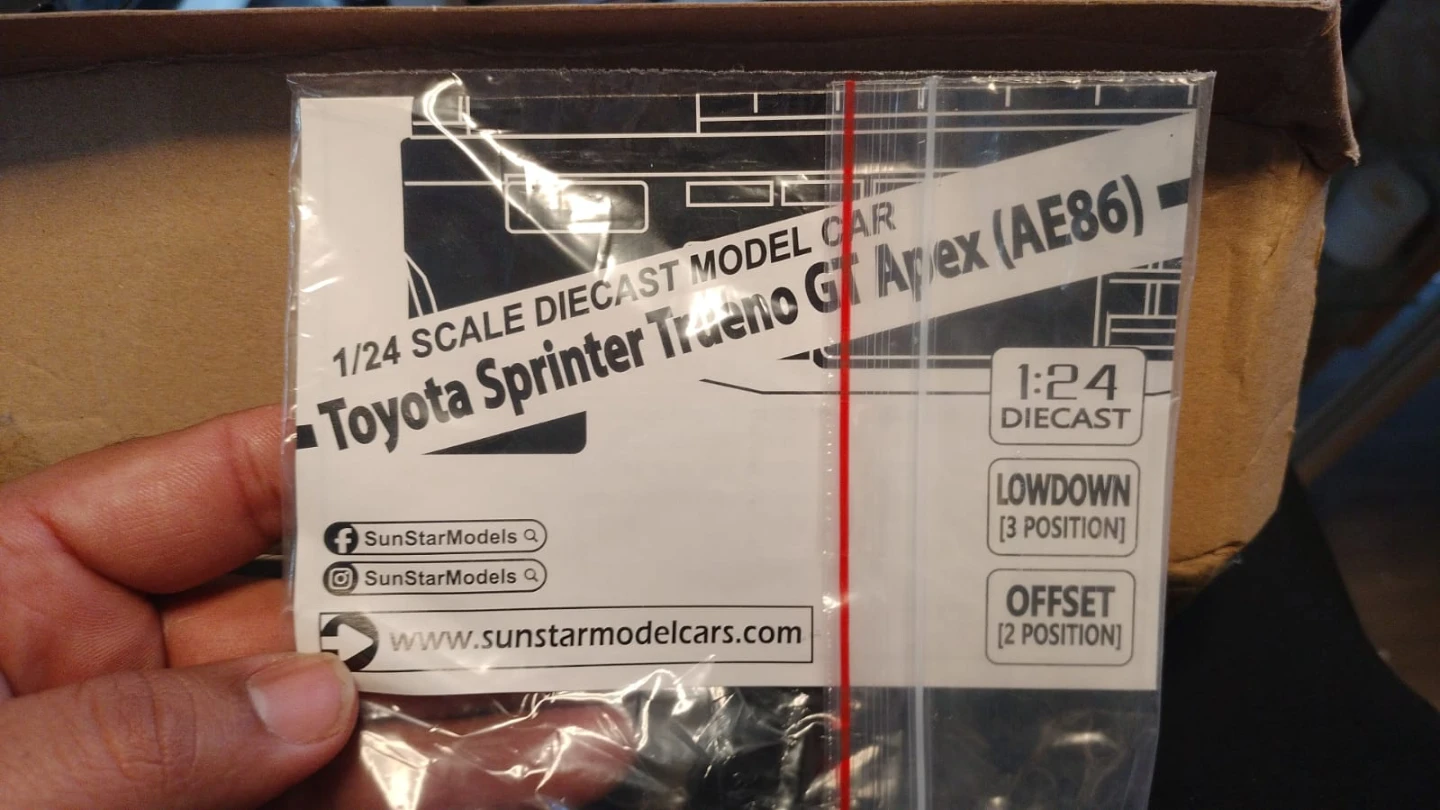 SunStar 1/24 Toyota Sprinter Trueno GT Apex Diecast Model Car - photo 4