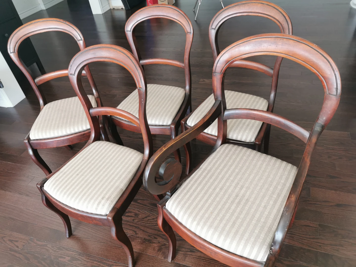 Set of 5 Wooden Dining Chairs - photo 2
