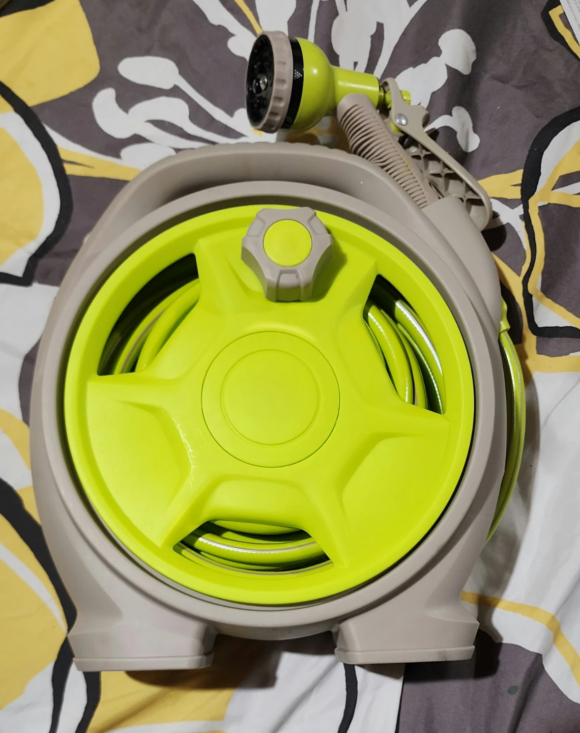 33 foot garden hose and reel