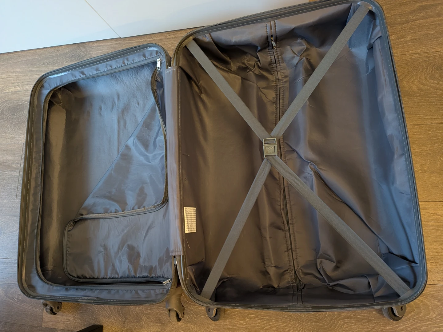 Large Hardshell Suitcase - photo 2