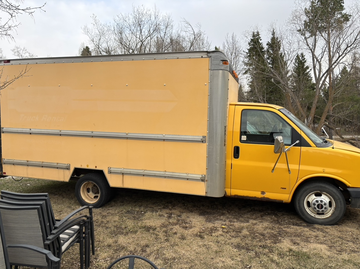 2003 GMC Cube Van