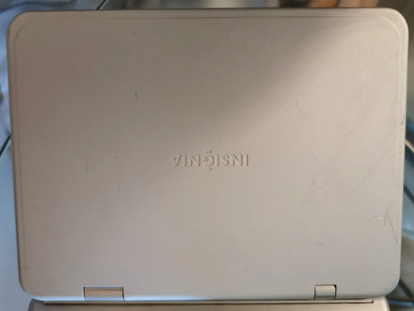 Portable DVD Player - Insignia - 9" - photo 2