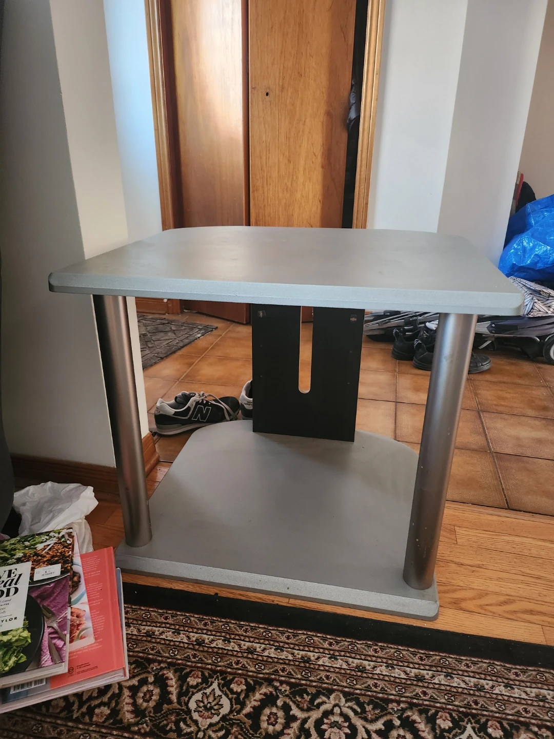 Free tv stand