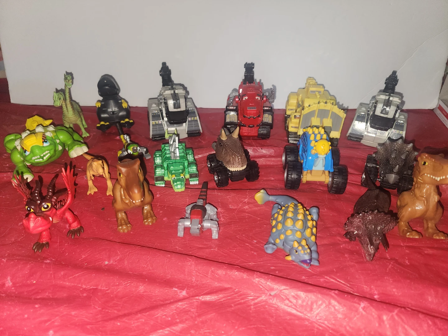 Lot of 12 Dinosaur and Construction Vehicle Toys - photo 2