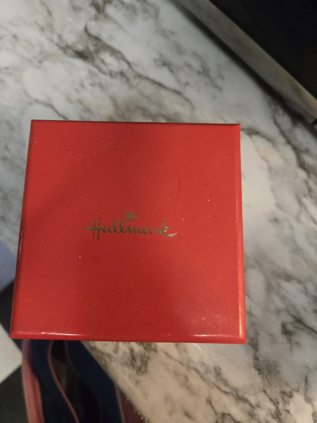 Hallmark Chocolate Covered Strawberry Gift Box - photo 2