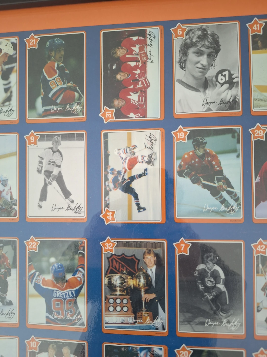 1982-83 Neilson Framed Wayne Gretzky Hockey Card Uncut - photo 3