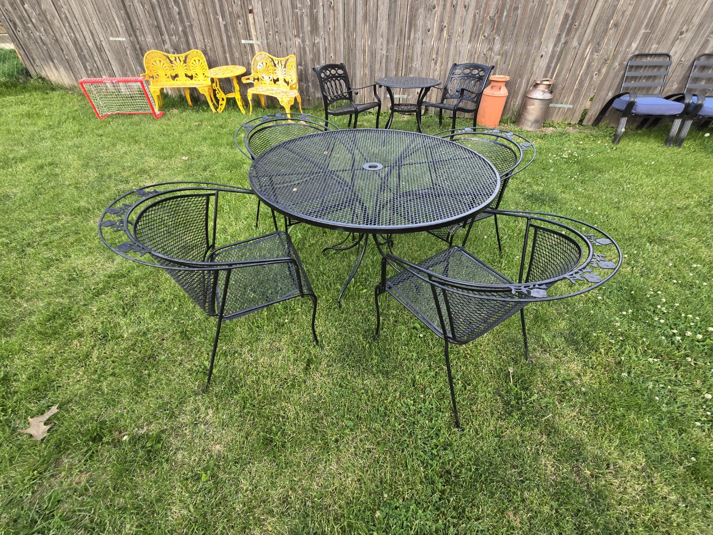 Black Metal Bistro Set - Table and 4 Chairs - photo 3