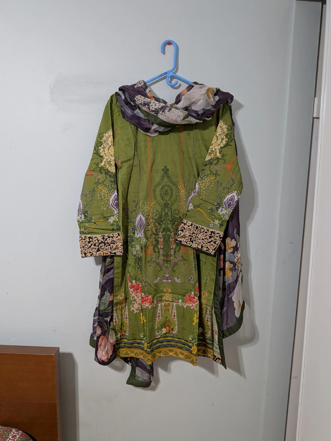Sana safinas 3 pc Suit custom stitched last suit $50 - photo 5