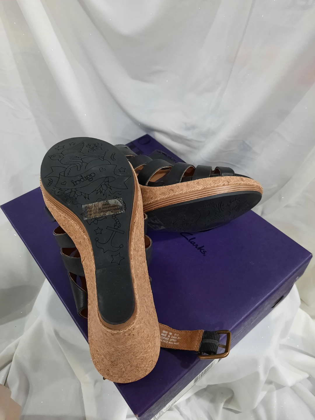 Indigo by Clarks Black Leather Wedge Sandals Size 8 - photo 2