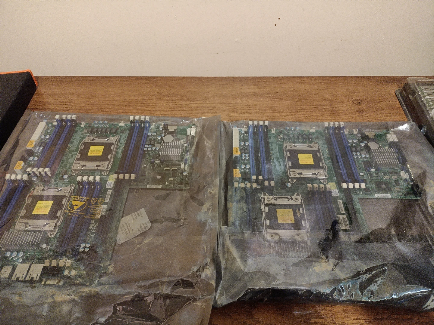 Supermicro X9DRW-IF.  Upto 3x GPUS. Upto 512gb ddr3 RAM.