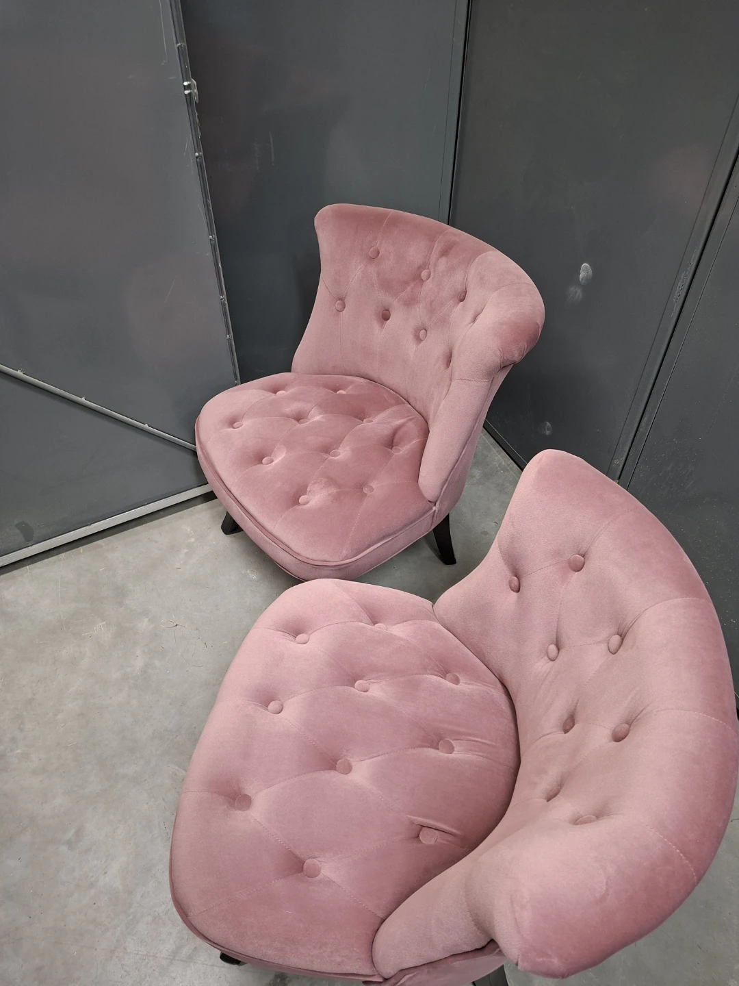 Pair of Dusty Rose Velvet Accent Chairs 🌱 - photo 2